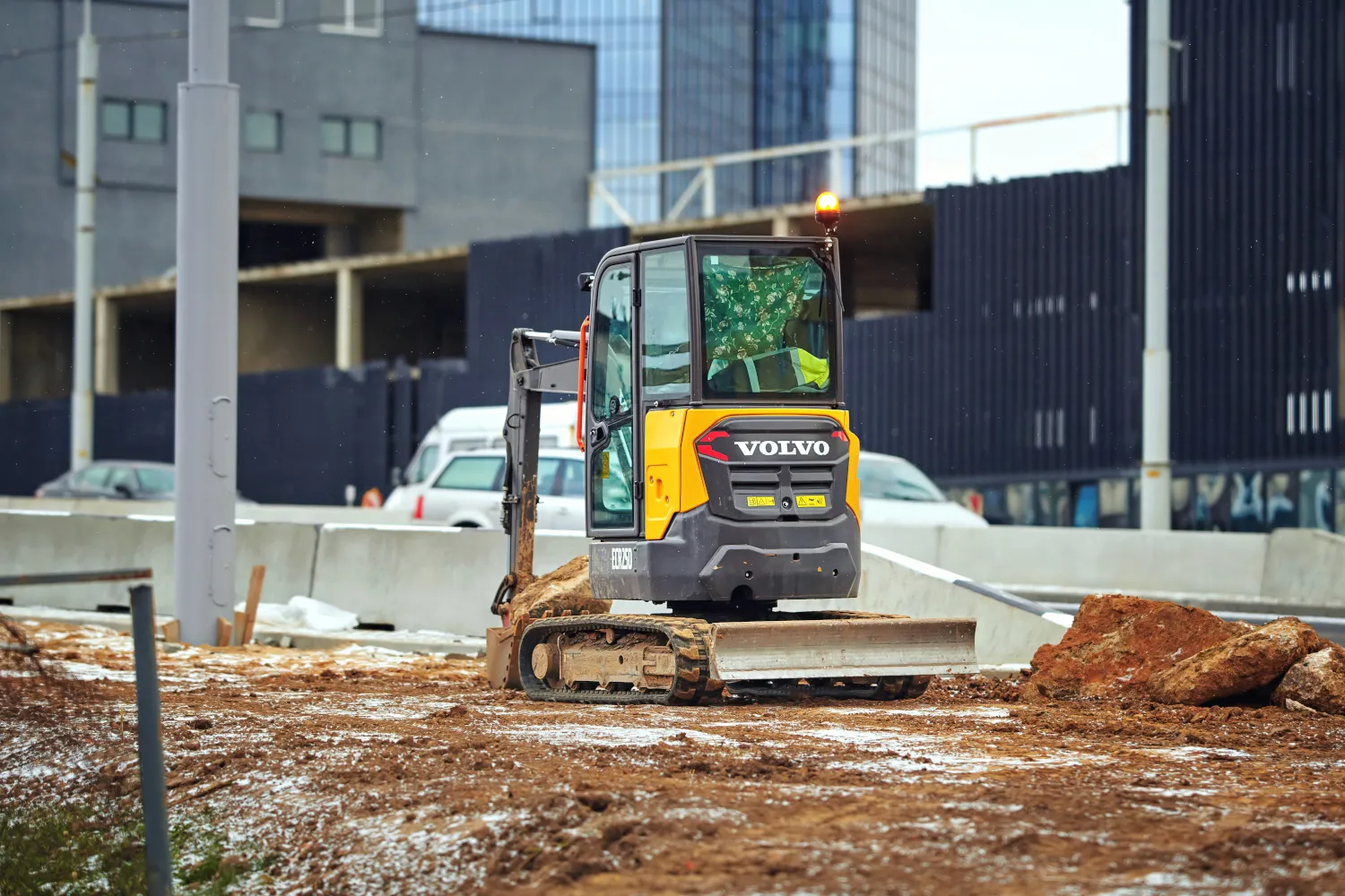 Volvo ECR25D Kompaktbagger im Einsatz auf der Baustelle